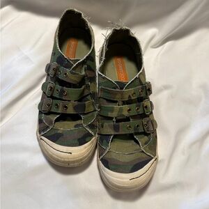 Rocket Dog Camo Buckle Sneakers Size 10 Distressed Y2K